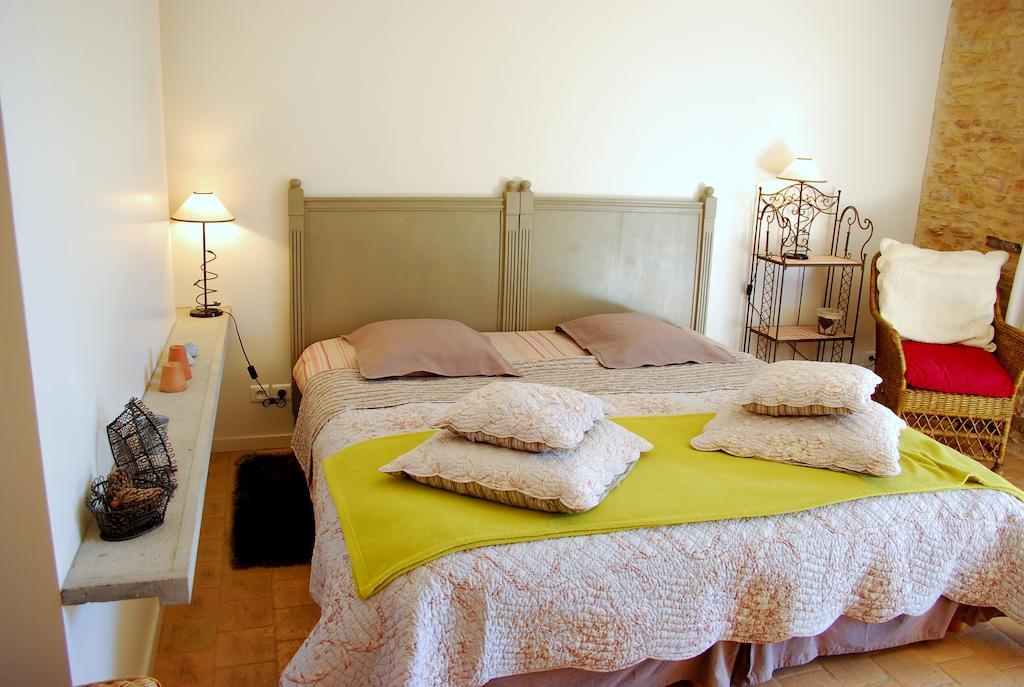 Clos De Pomeir Guest House Pommiers  Room photo